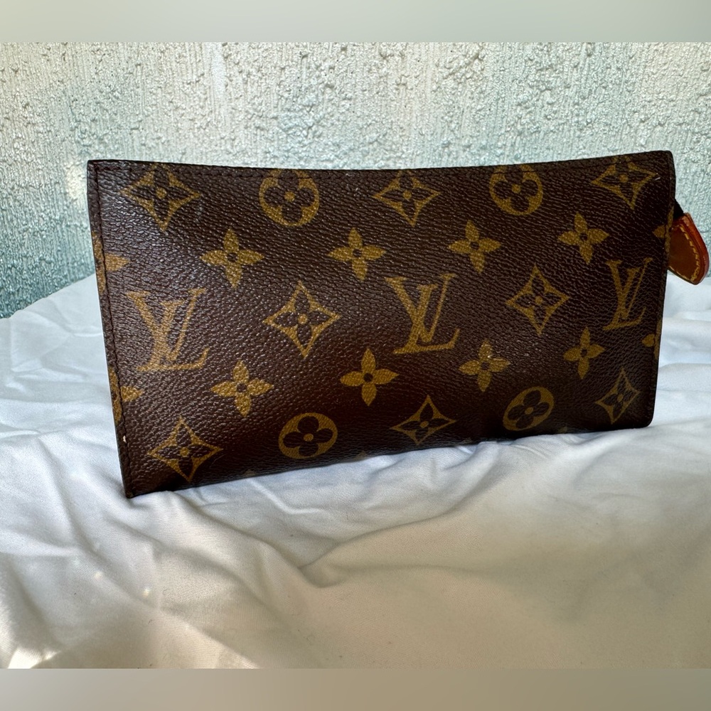 Louis Vuitton Monogram Toiletry/cosmetic Pouch